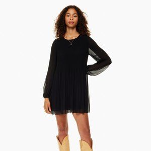 Aritzia Wilfred Daydreamer Mini Dress Pleated chiffon mini dress Size Small